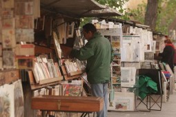 ​کتاب‌فروش‌های کنار رود سِن در پاریس به خطر افتاده‌‌اند
