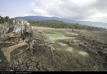 خشک شدن دریاچه «الندان» در مازندران  
